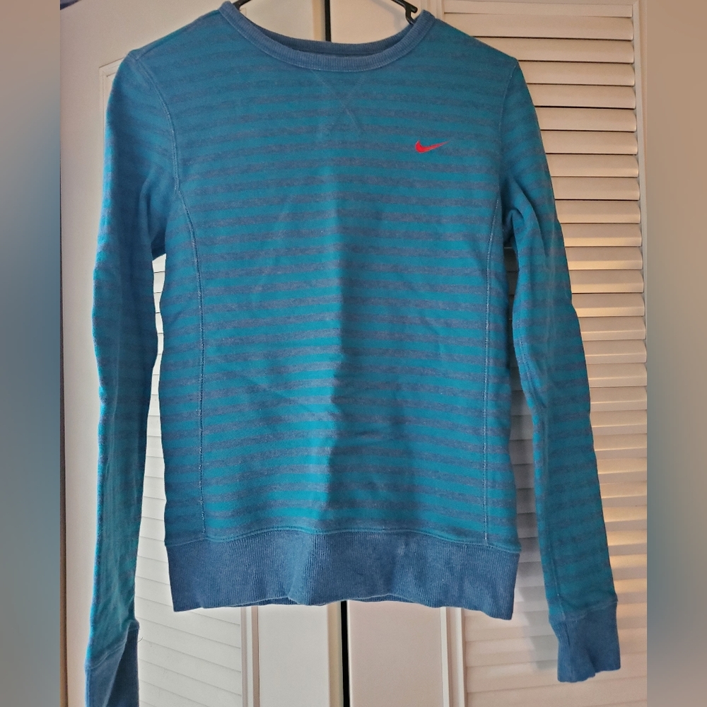 Nike S Thick Cotton Fitted Stripe Pull Over Shirt